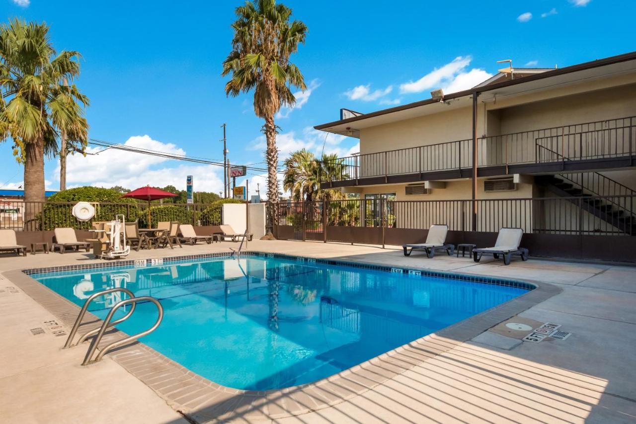 Red Roof Inn San Antonio E - Frost Bank Center Εξωτερικό φωτογραφία