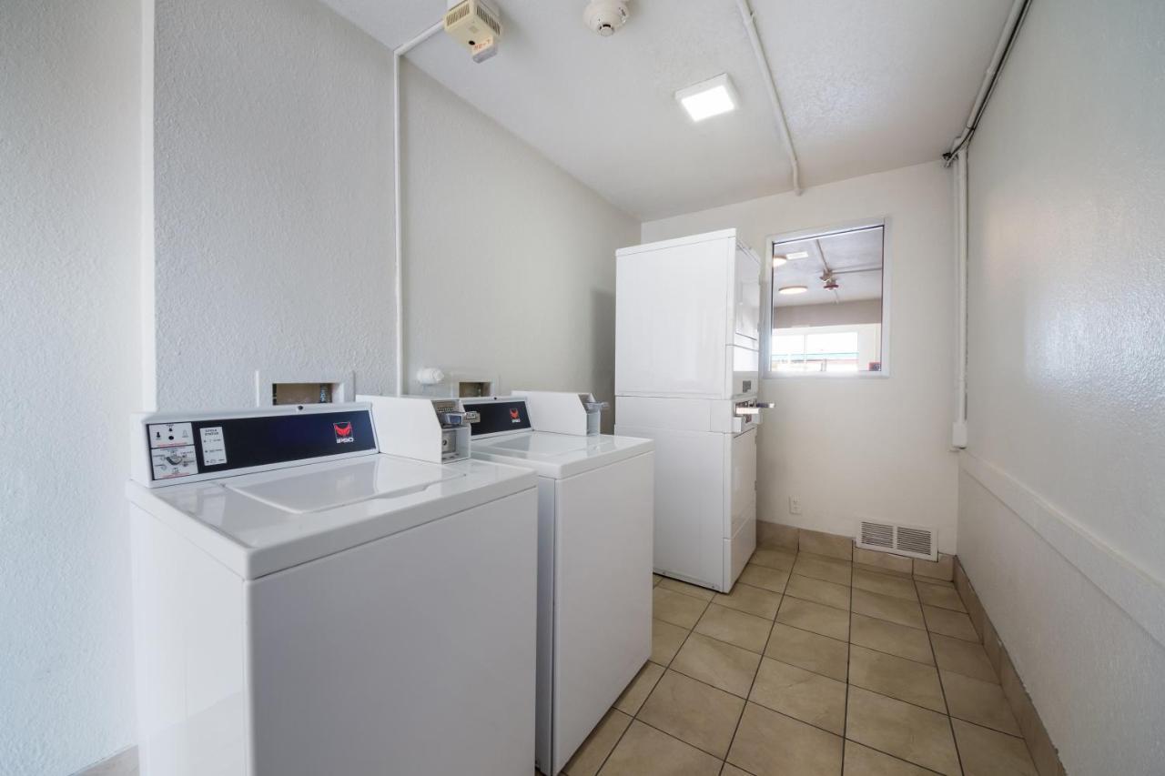 Red Roof Inn San Antonio E - Frost Bank Center Εξωτερικό φωτογραφία