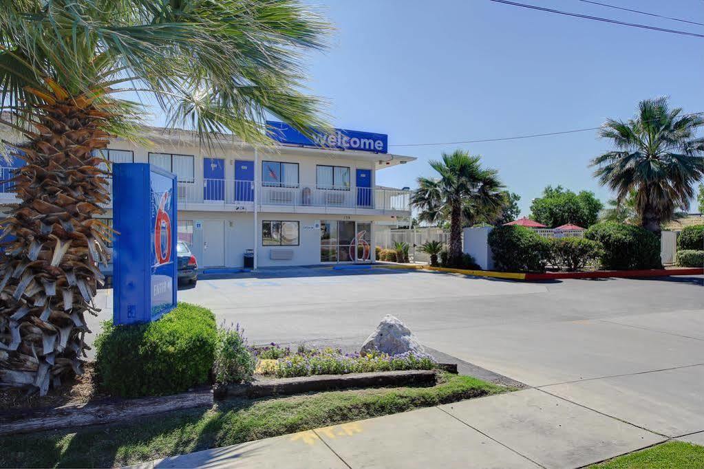 Red Roof Inn San Antonio E - Frost Bank Center Εξωτερικό φωτογραφία