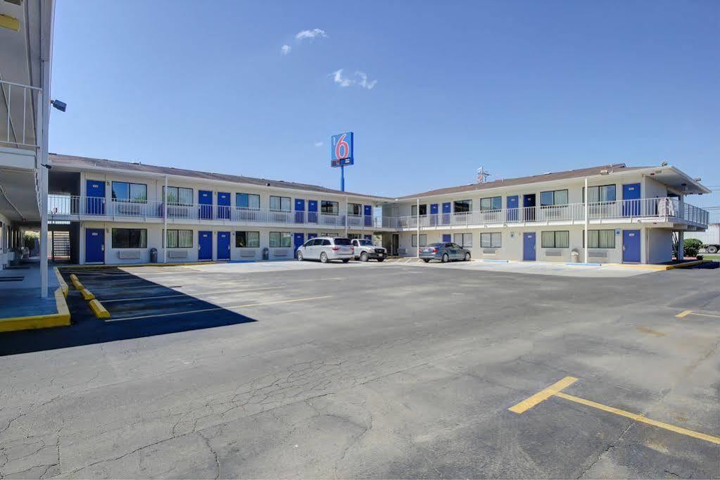 Red Roof Inn San Antonio E - Frost Bank Center Εξωτερικό φωτογραφία